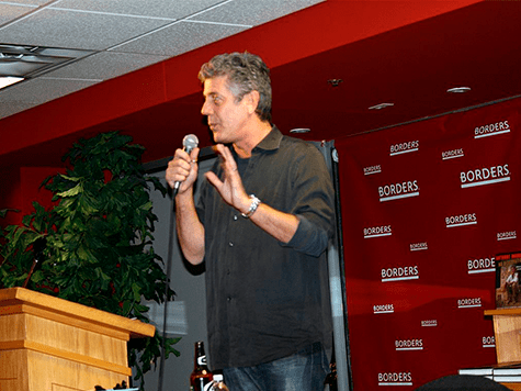 ¿Cómo nace una "fake new"? 1 Anthony Bourdain en la CNN