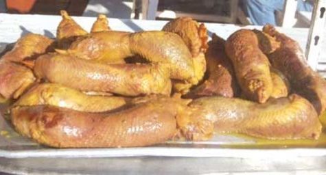 Cogote de gallina o pollo relleno (helzele) 1 cogote relleno