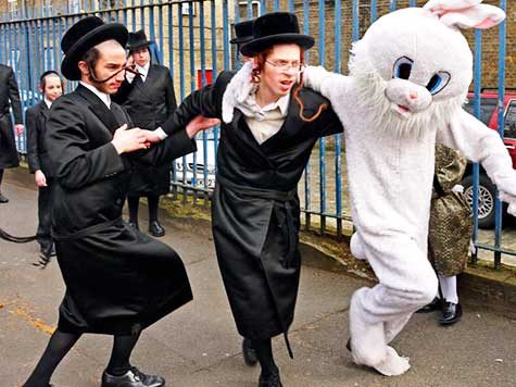 Purim, la fiesta de los disfraces y de la bebida 1 Y de la comida obviamente, algo que no puede estar ausente en ninguna fiesta judía...