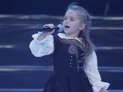 La niña más dulce del mundo canta en hebreo 1 La niña más dulce del mundo canta en hebreo