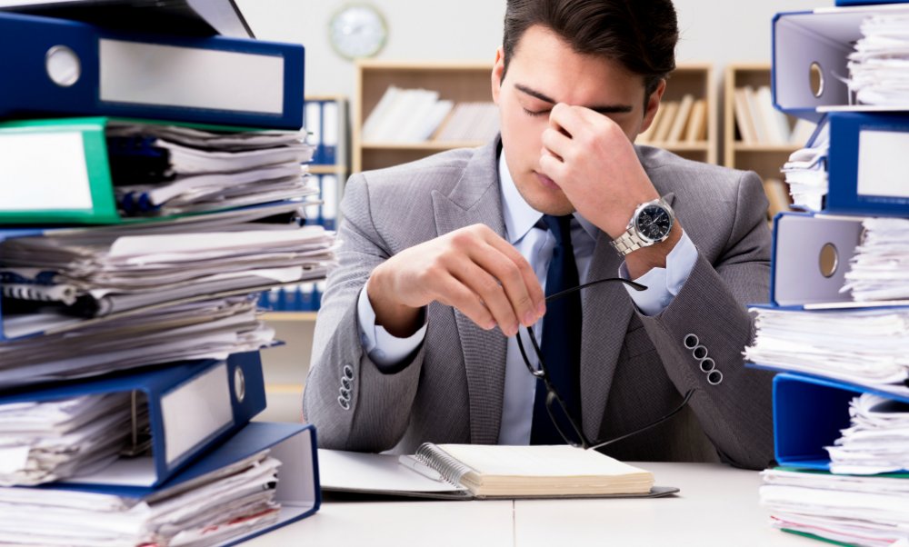 Trabajar mucho hace mal a la salud