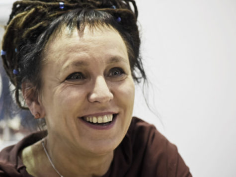 Por qué leer a la premio Nobel Olga Tokarczuk