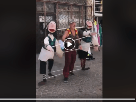 Marionetas danzantes en Tel Aviv 