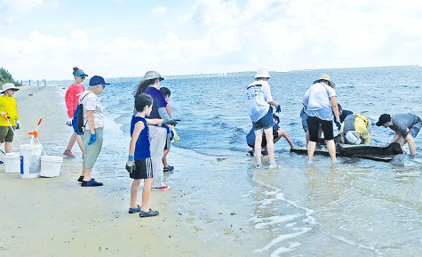 Un "Tashlij al revés" para mantener limpios los océanos 1 Un "Tashlij al revés" para mantener limpios los océanos
