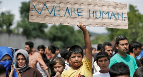 "No cerrarás tu puerta a quien busca refugio de la miseria"  