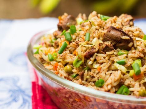 Arroz frito con higaditos y menudos de pollo