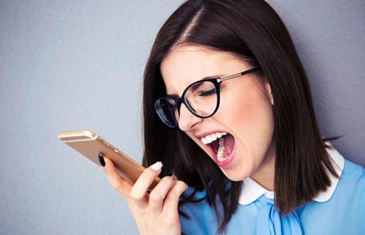 El celular produce bruxismo e insomnio: estudio israelí