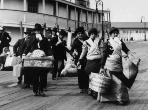 Los cambios en el apellido de los inmigrantes 1 Los cambios en el apellido de los inmigrantes