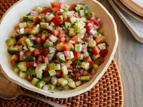Ensalada estilo israelí de tomates y pepinos 1 Ensalada estilo israelí de tomates y pepinos