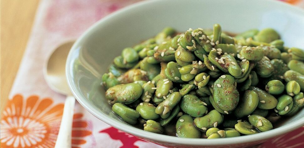 Habas germinadas fritas