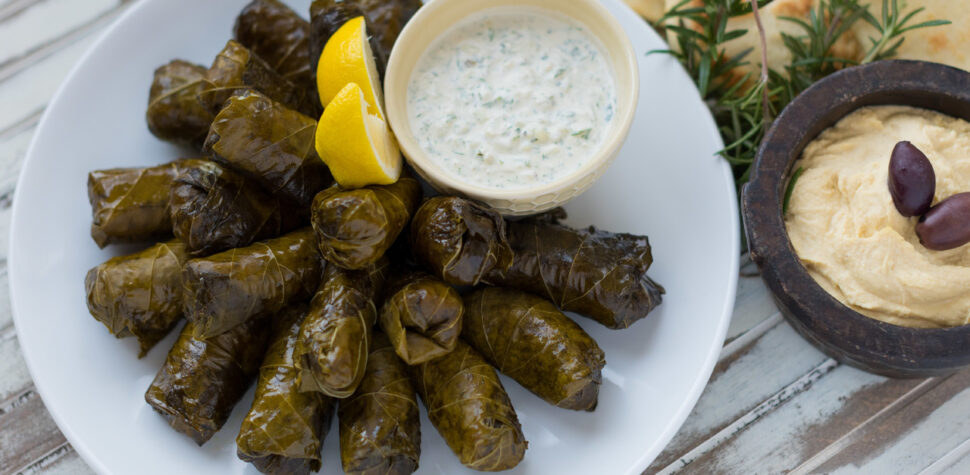 Yaprakes (hojas de parra rellenas)